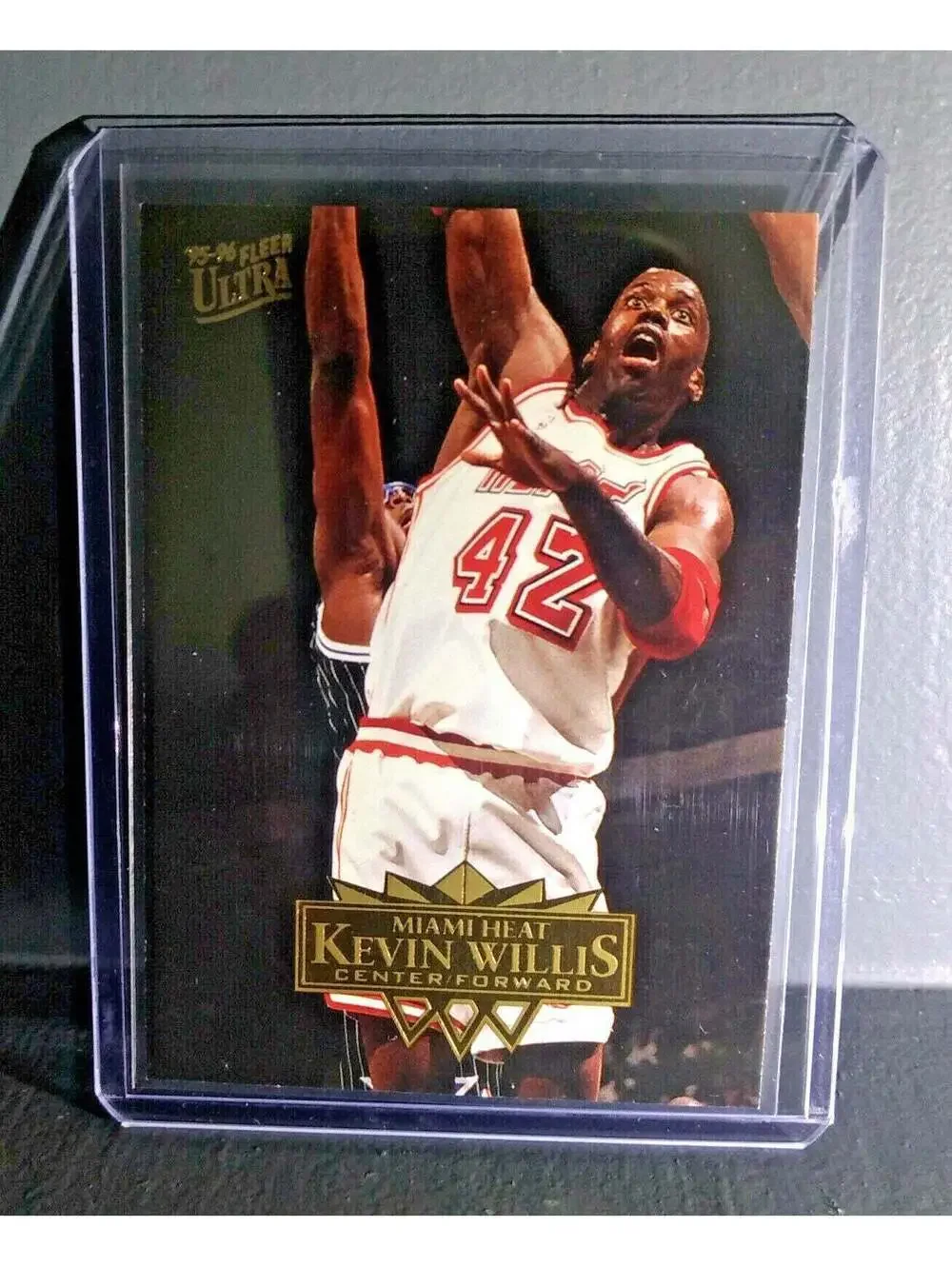 1995-96 Kevin Willis Fleer Ultra #99 Basketball Card